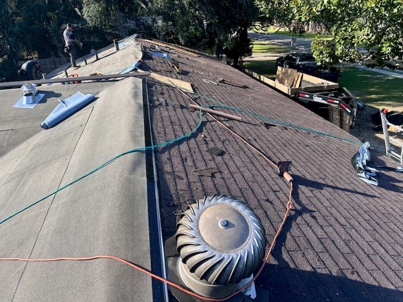 Sealing Roof for Windproof and Leak-Free Home image